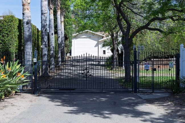 property at 988 Camino Caballo