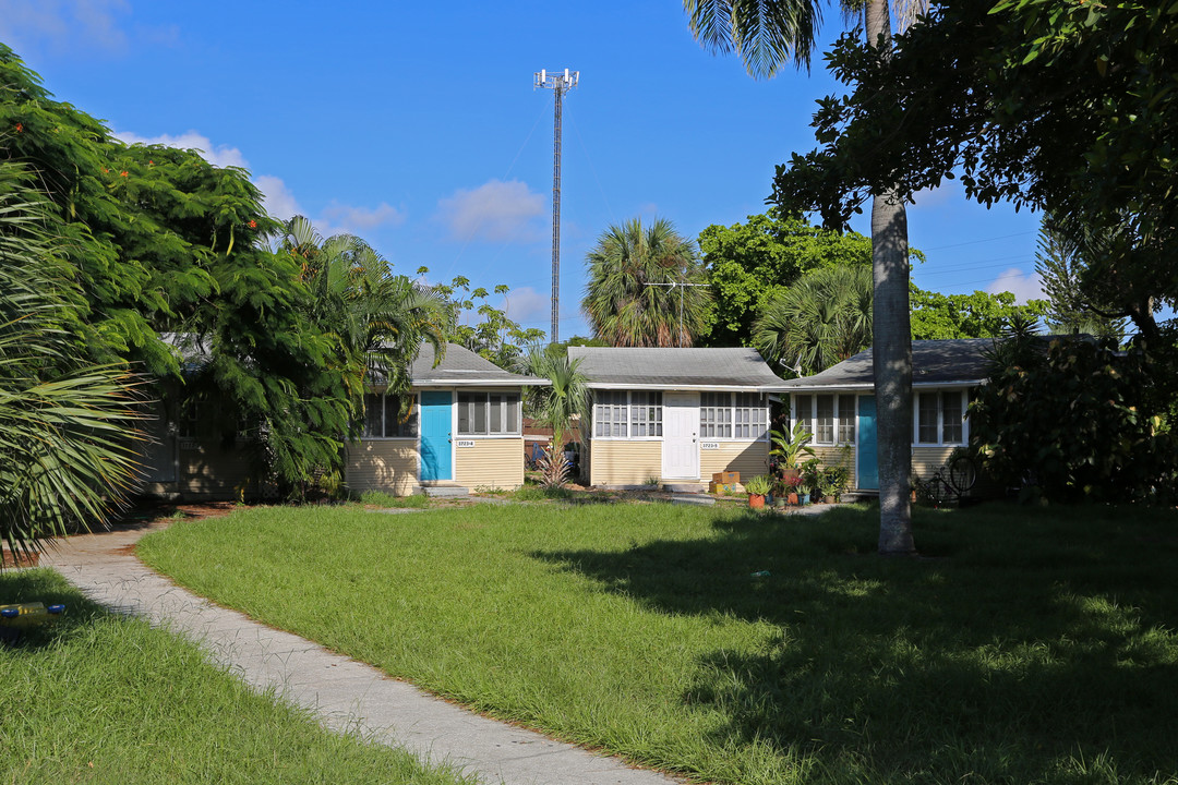 3723 Morton Ave in West Palm Beach, FL - Building Photo