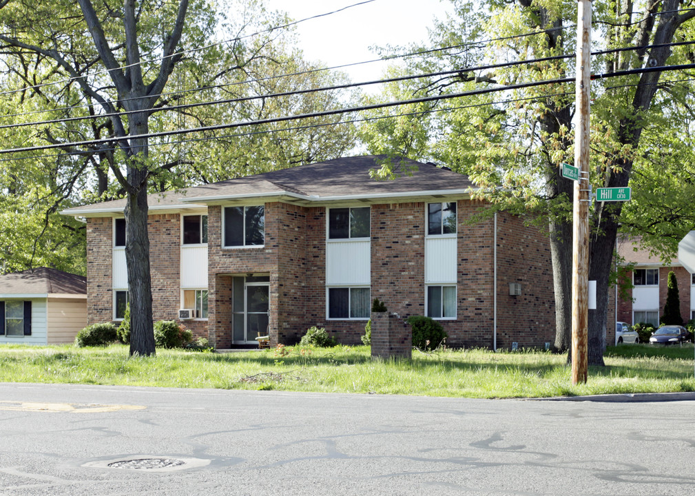 6653 Hill Ave in Toledo, OH - Building Photo