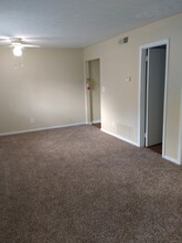 Clover Leaf Apartment Homes in Phenix City, AL - Building Photo - Building Photo