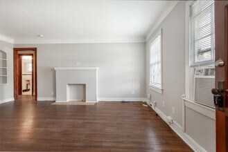 5918 La Vista Dr in Dallas, TX - Building Photo - Building Photo