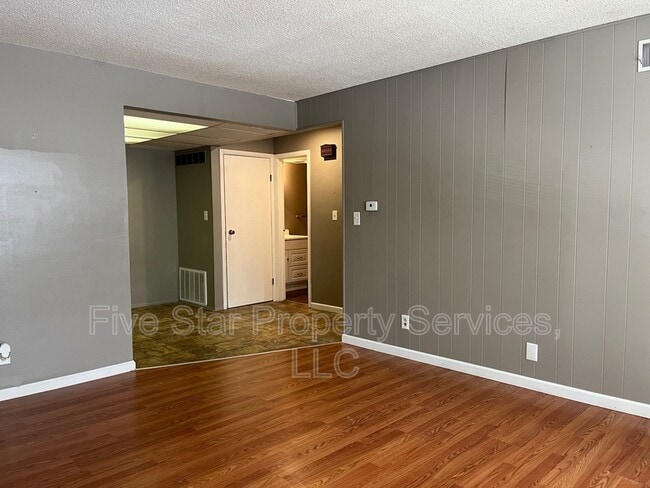 205 W Allen St in Springfield, IL - Building Photo - Building Photo