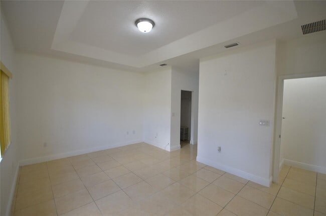 14483 SW 13th Terrace in Miami, FL - Building Photo - Building Photo