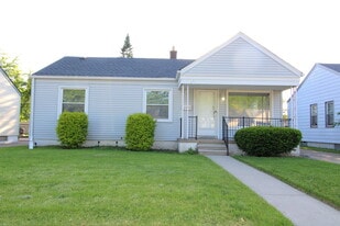 12490 Pearl St in Southgate, MI - Building Photo