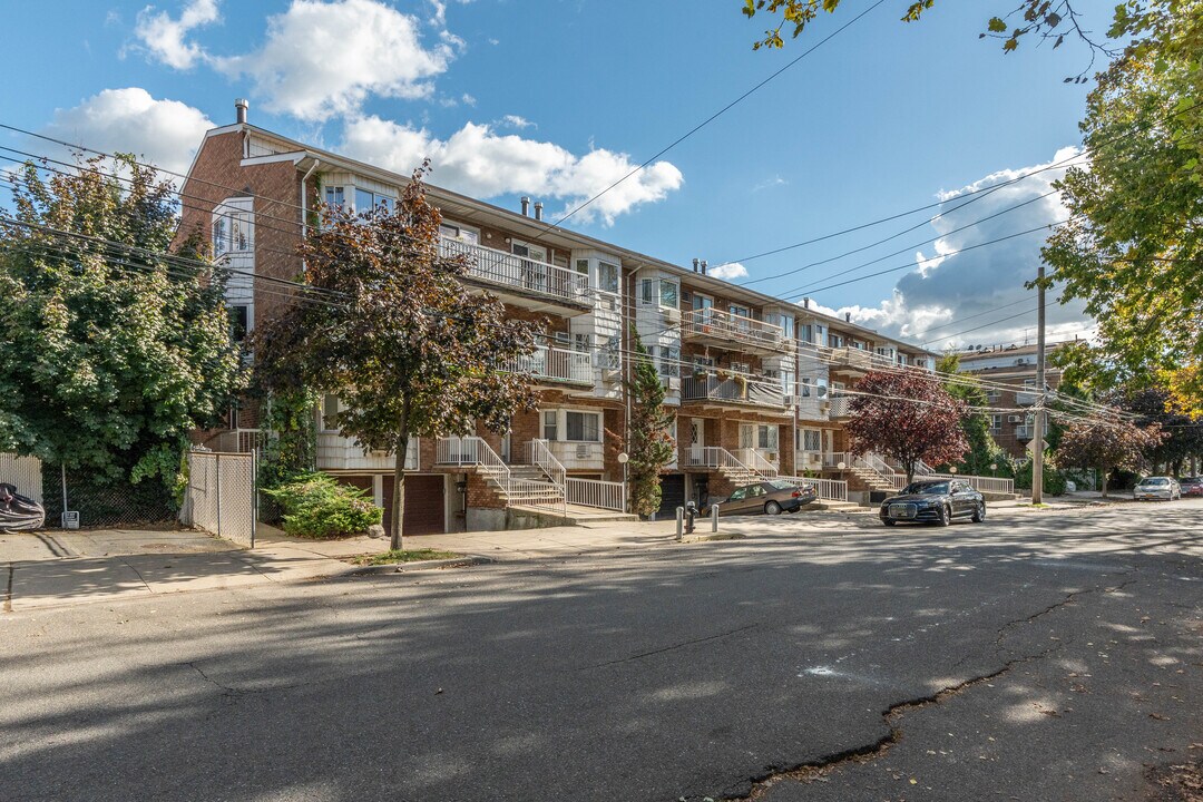 Bergen Cove Condominium in Brooklyn, NY - Building Photo