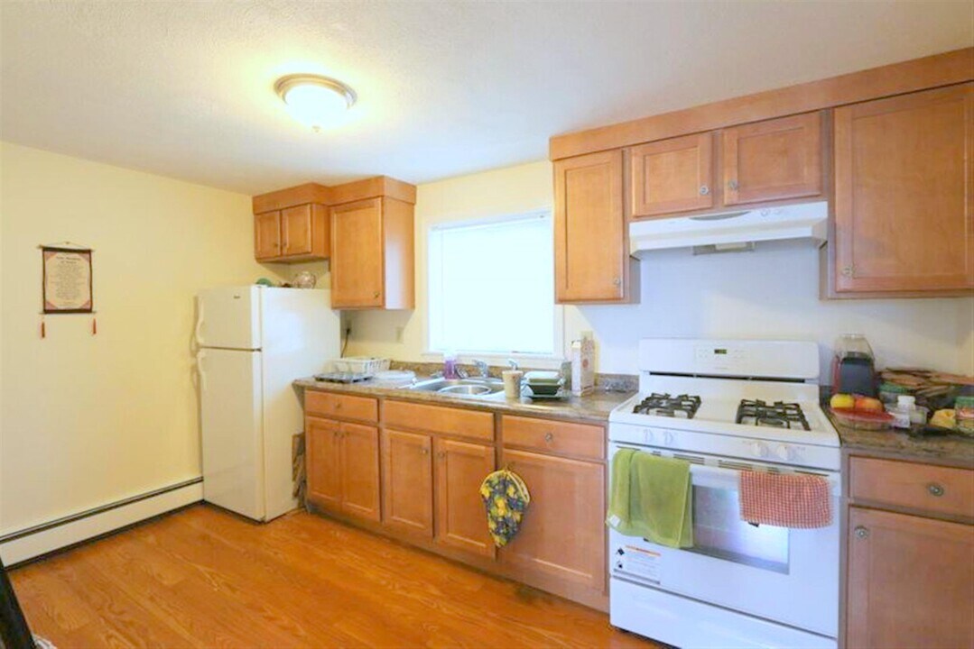 114 Pine St, Unit 5 in Cambridge, MA - Foto de edificio