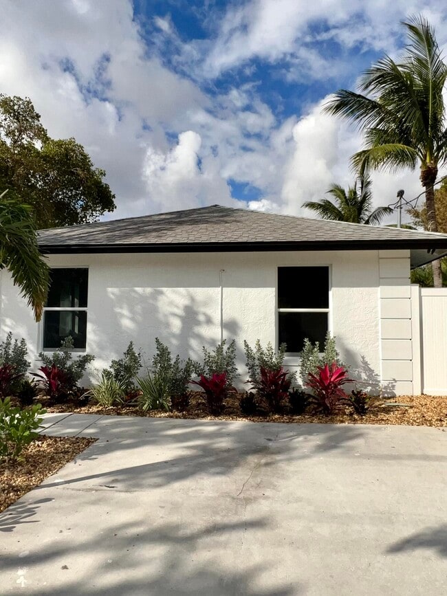 138 SW 5th Ave in Delray Beach, FL - Building Photo - Building Photo