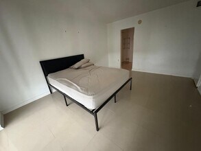 215 SE 3rd Ave, Unit 103 C in Hallandale Beach, FL - Building Photo - Building Photo