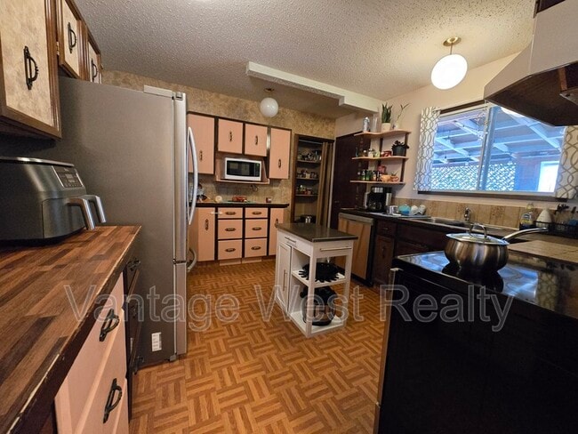 1265 Ortt Rd in Kelowna, BC - Building Photo - Building Photo