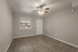 600 Palm St in Huntsville, TX - Building Photo