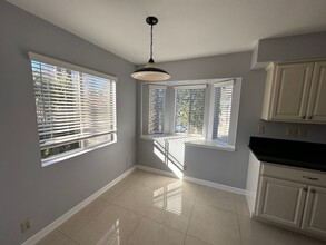 302 W Loraine St in Glendale, CA - Foto de edificio - Building Photo