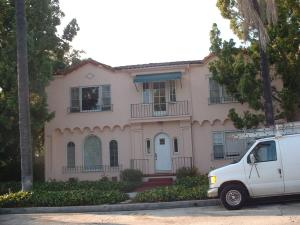 114 W Valerio St in Santa Barbara, CA - Building Photo