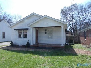 806 Halsey Ave NE in Huntsville, AL - Building Photo - Building Photo