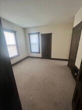 27 Madison St-Unit -Floor 1 in New Britain, CT - Foto de edificio - Building Photo