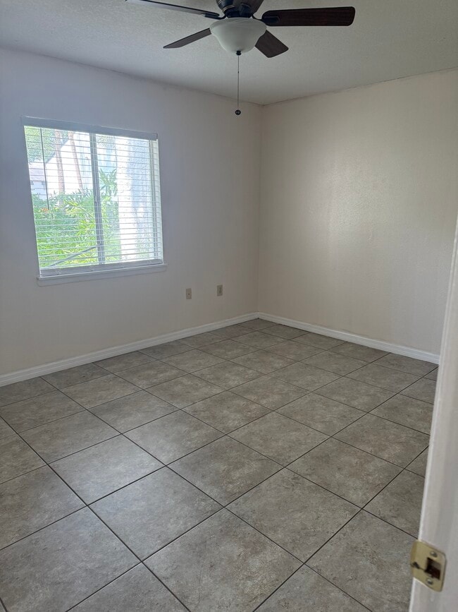 property at 4269 S Semoran Blvd
