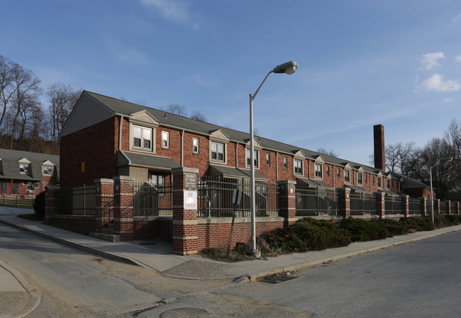 Hillside Village in Harrisburg, PA - Building Photo - Building Photo