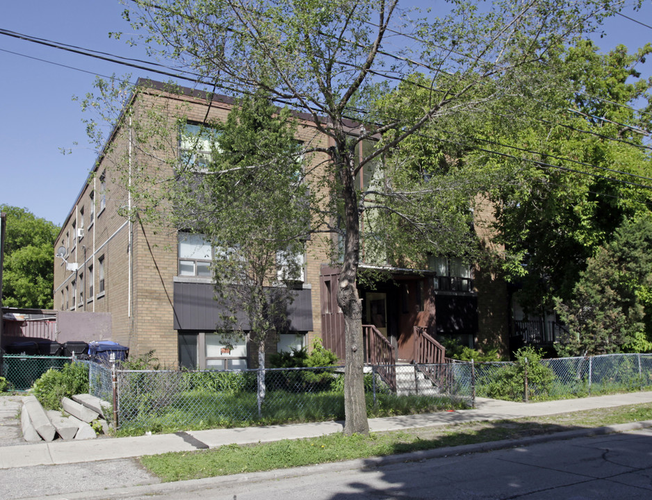 8 Castleton Ave in Toronto, ON - Building Photo