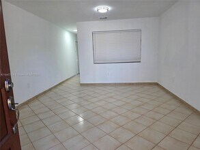 10629 SW 68th Terrace in Miami, FL - Building Photo - Building Photo