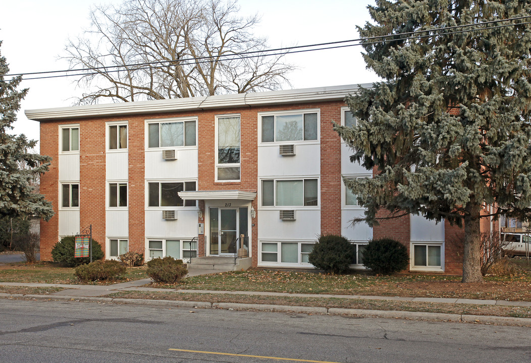 McClish Manor in West St. Paul, MN - Building Photo