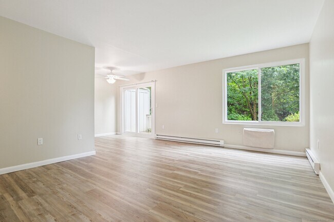 10 Wauwinet Ct in Guilford, CT - Building Photo - Building Photo