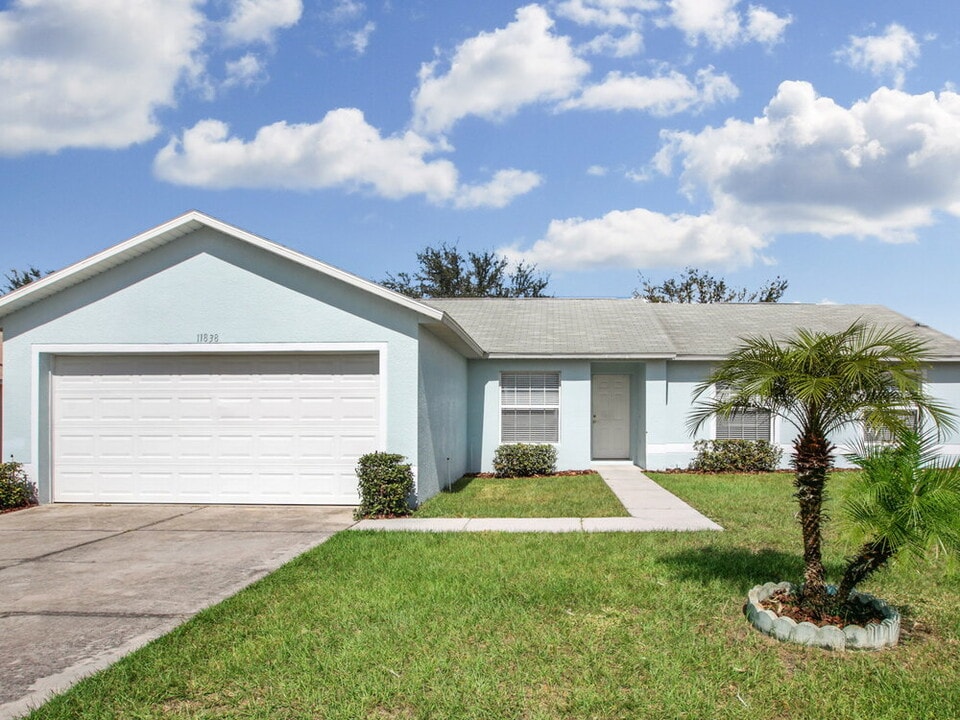 11838 Foxglove Dr in Clermont, FL - Foto de edificio