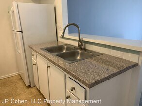 114 S Gramercy Pl-Unit -Unit 101-3 in Los Angeles, CA - Building Photo - Building Photo