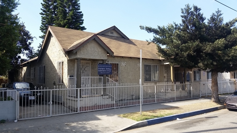 3923 S Normandie Ave in Los Angeles, CA - Building Photo