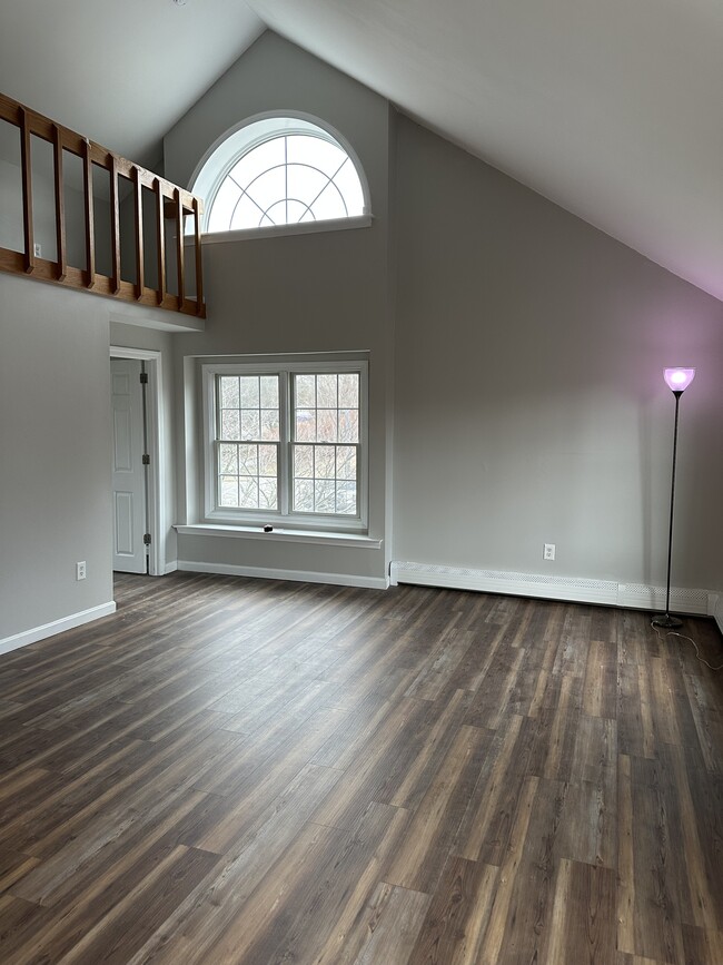 1183 Kingstown Rd, Unit 1183 Kingstown Rd Unit 2R