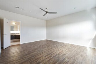 5205 Capitol Ave in Dallas, TX - Building Photo - Building Photo