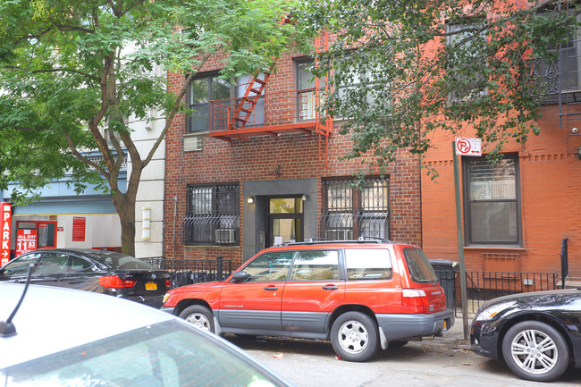 336 E 82nd St in New York, NY - Building Photo - Primary Photo