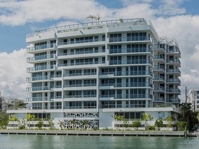 9261 E Bay Harbor Dr, Unit 506 in Bay Harbor Islands, FL - Foto de edificio - Building Photo
