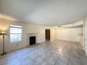 9070 W Spring Mountain Rd in Las Vegas, NV - Building Photo - Building Photo