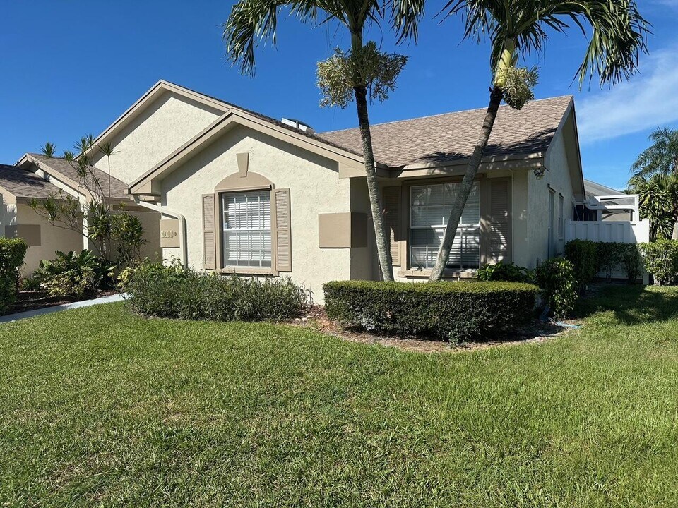 9406 Boca Gardens Pkwy in Boca Raton, FL - Building Photo