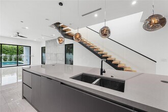 813 NE 17th Terrace in Fort Lauderdale, FL - Building Photo - Building Photo