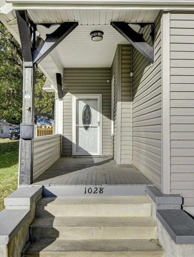 1028 N 33rd St in Omaha, NE - Building Photo - Building Photo