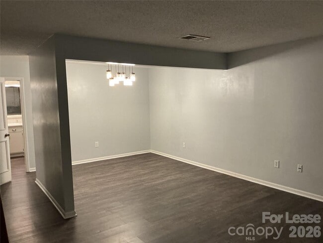 415 E Broad St in Statesville, NC - Building Photo - Building Photo