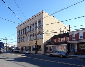 1-5 W Washington Ave in Washington, NJ - Building Photo - Building Photo
