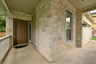 2101 Keepsake Dr in Austin, TX - Building Photo - Building Photo