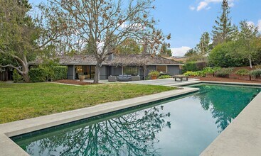 441 La Mesa Dr in Menlo Park, CA - Building Photo - Building Photo