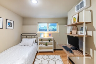 Aubrey Studios in Seattle, WA - Building Photo