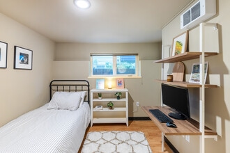 Aubrey Studios in Seattle, WA - Foto de edificio - Building Photo