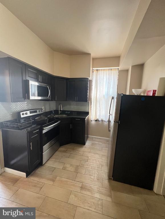 537 N 13th St in Philadelphia, PA - Building Photo - Building Photo