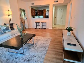 7350 SW 89th St, Unit 610S in Miami, FL - Foto de edificio - Building Photo
