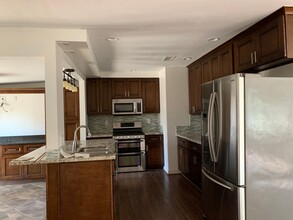 2755 Moorgate Pl in Riverside, CA - Foto de edificio - Building Photo
