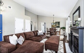 217 Foulkstone Way in Vallejo, CA - Building Photo - Building Photo