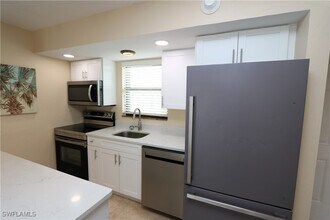 1023 Anglers Cove in Marco Island, FL - Building Photo - Building Photo
