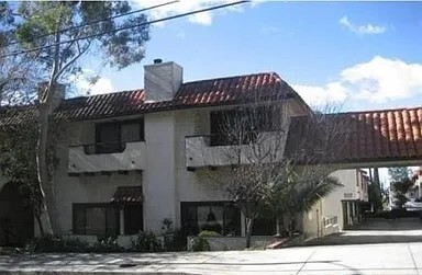 10141 Samoa Ave in Los Angeles, CA - Foto de edificio