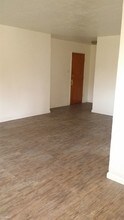 1 Glen Elm Dr in Pittsburgh, PA - Building Photo - Building Photo