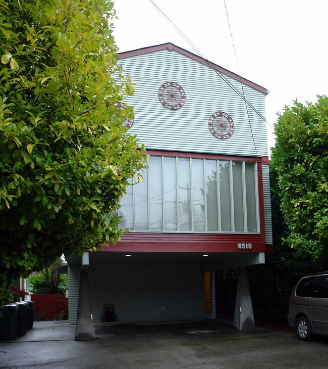 6510 4th Ave NE in Seattle, WA - Foto de edificio - Building Photo