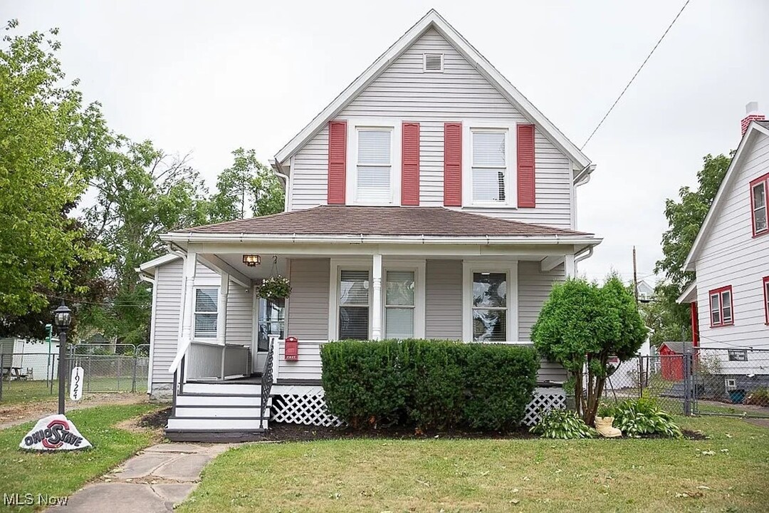 1924 E 30th St in Lorain, OH - Building Photo